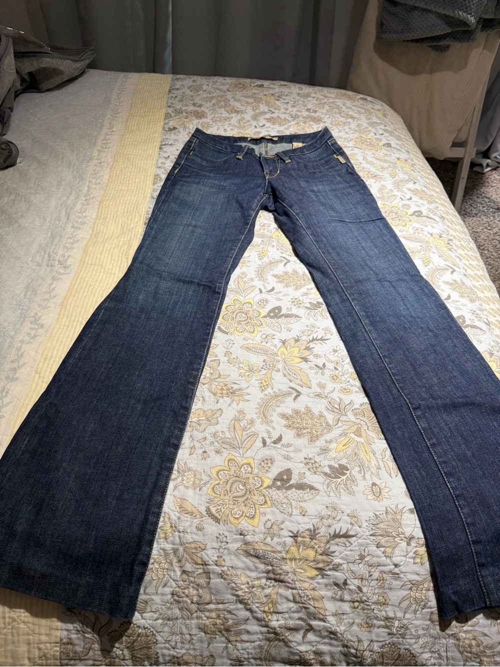 Sergio Valente Dark Wash Bootcut Jeans - Size 25 - Gold Lightning Bolt Stitch